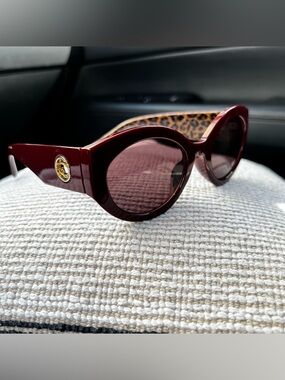 Oscar de la Renta  Burgundy Round Fashion Sunglasses